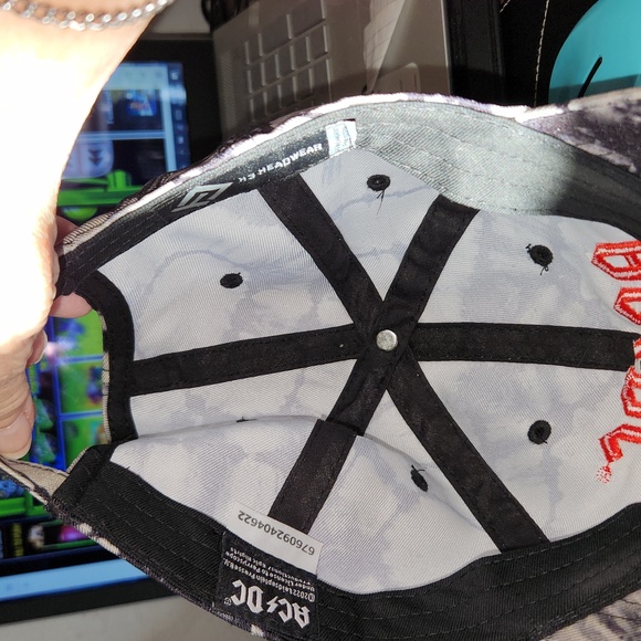 AC /DC Ball cap - Picture 5 of 6